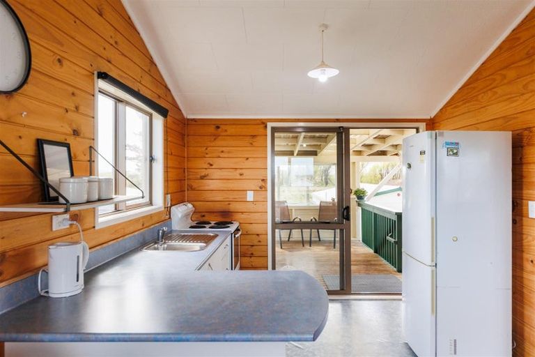 Photo of property in Build Inn, 1942 Parewanui Road, Parewanui, Bulls, 4894