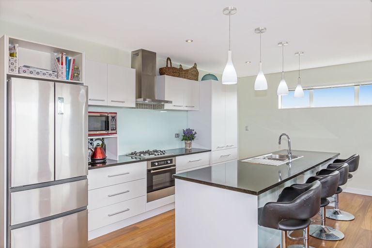 Photo of property in 90 Shakespear Road, Army Bay, Whangaparaoa, 0930