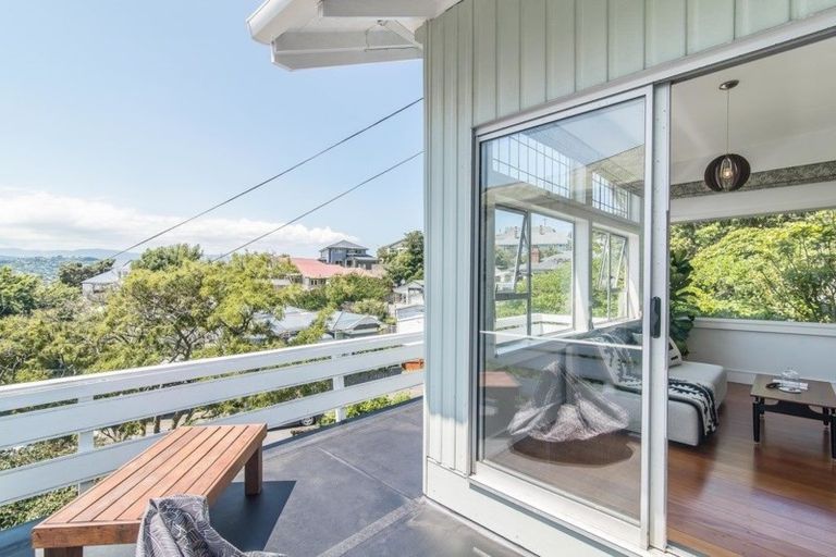 Photo of property in 16 Rodrigo Road, Kilbirnie, Wellington, 6022