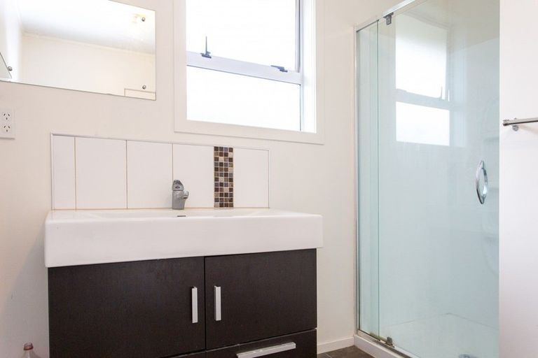 Photo of property in 35 Brassey Street, Waverley, 4510