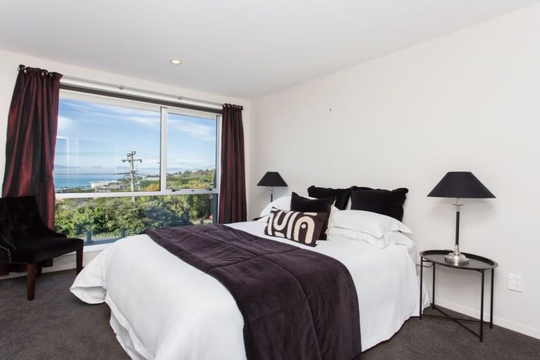 Photo of property in 2/54 Belleview Terrace, Mount Pleasant, Christchurch, 8081