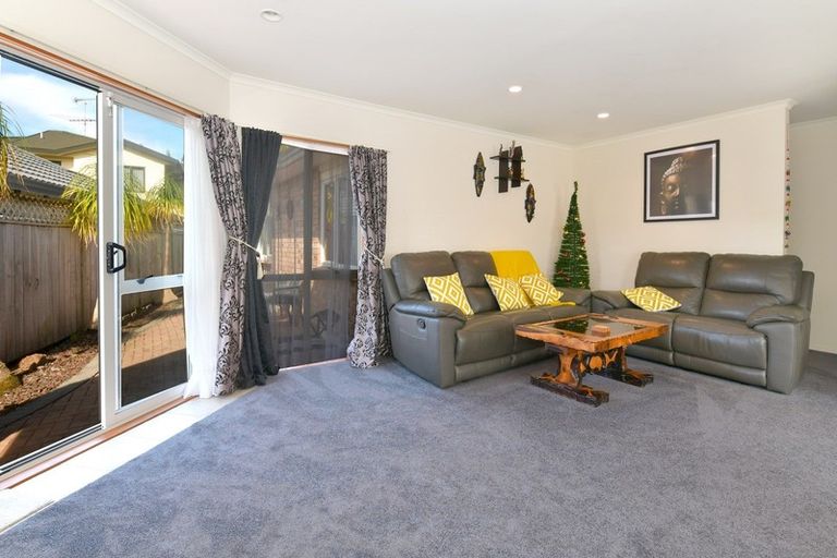 Photo of property in 38 Red Hibiscus Road, Stanmore Bay, Whangaparaoa, 0932