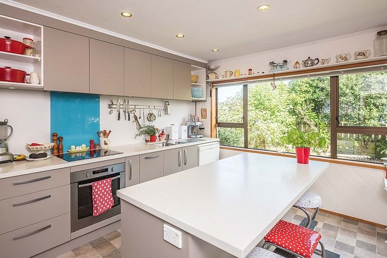 Photo of property in 1 Herbert Avenue, Raumati South, Paraparaumu, 5032