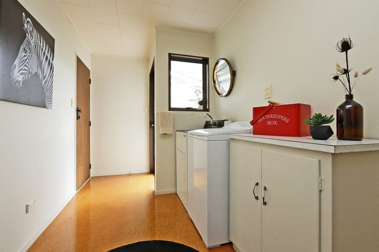 Photo of property in 22 Perry Crescent, Greenmeadows, Napier, 4112