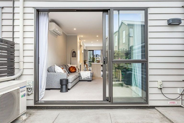 Photo of property in 37 Nugget Avenue, Hobsonville, Auckland, 0616