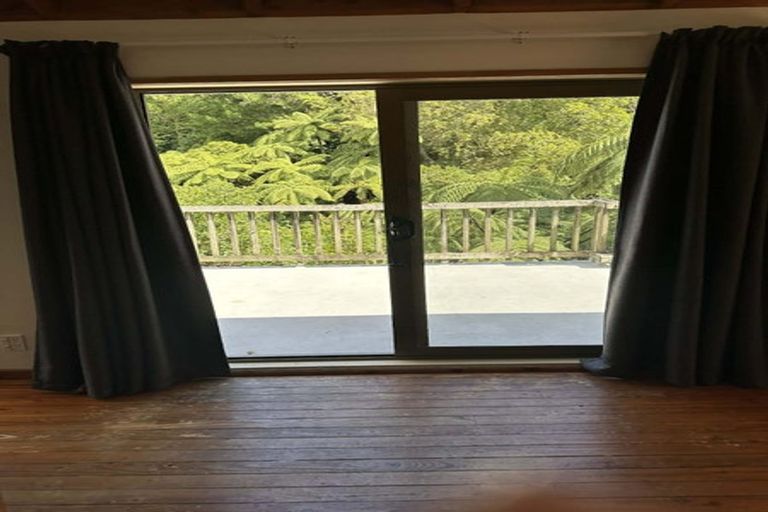 Photo of property in 20a Onehuka Road, Tirohanga, Lower Hutt, 5010