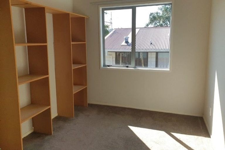 Photo of property in 3 Gazelle Avenue, Beach Haven, Auckland, 0626