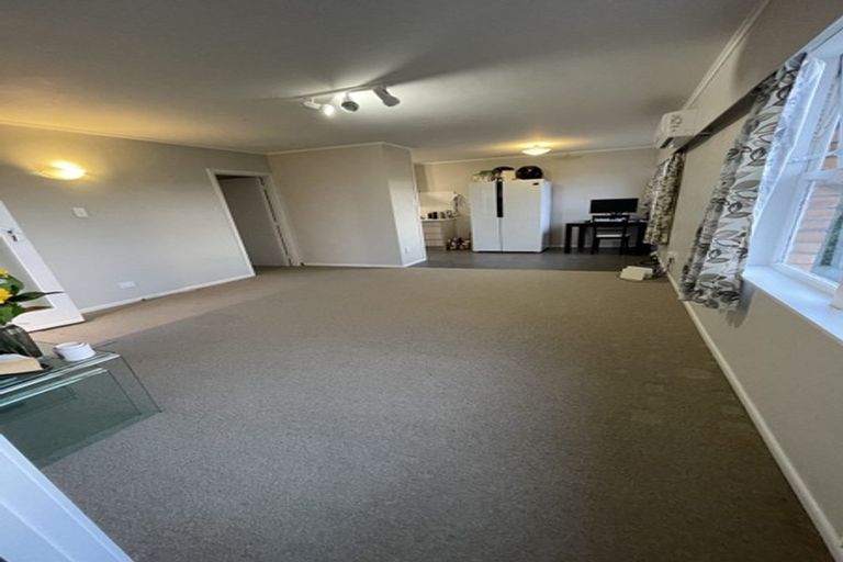 Photo of property in 2/32 Forrest Hill Road, Forrest Hill, Auckland, 0620