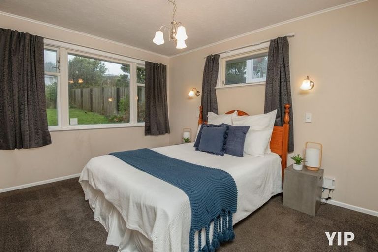 Photo of property in 48 Kenmore Street, Newlands, Wellington, 6037