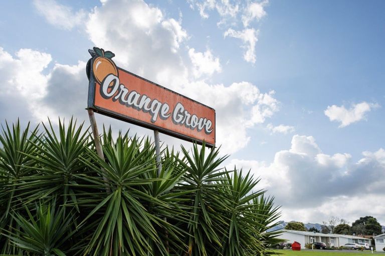 Photo of property in Orange Grove Flats, 2/549 Childers Road, Te Hapara, Gisborne, 4010