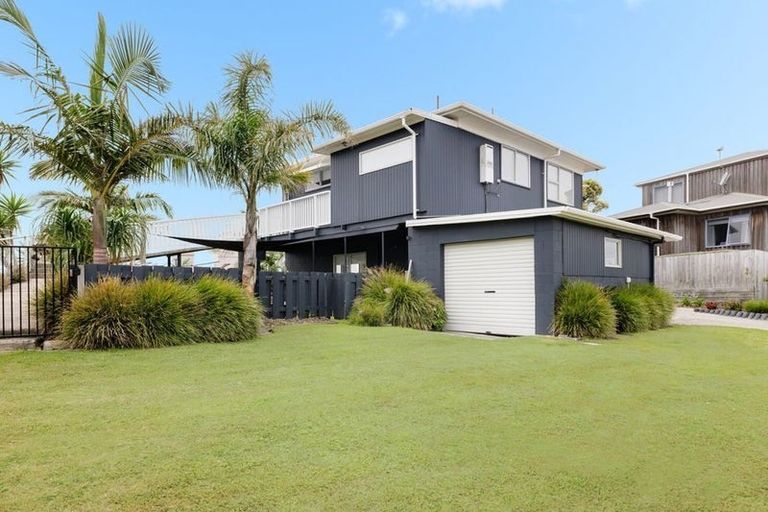 Photo of property in 1055 Papamoa Beach Road, Papamoa Beach, Papamoa, 3118