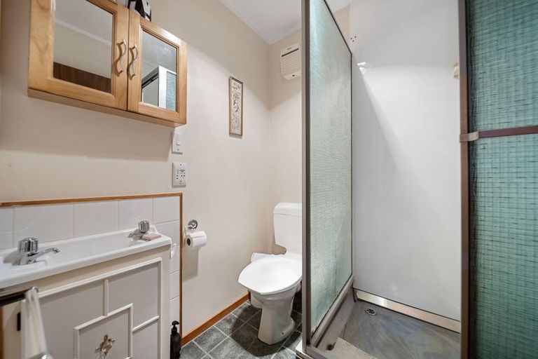 Photo of property in 8a Malda Grove, Khandallah, Wellington, 6035