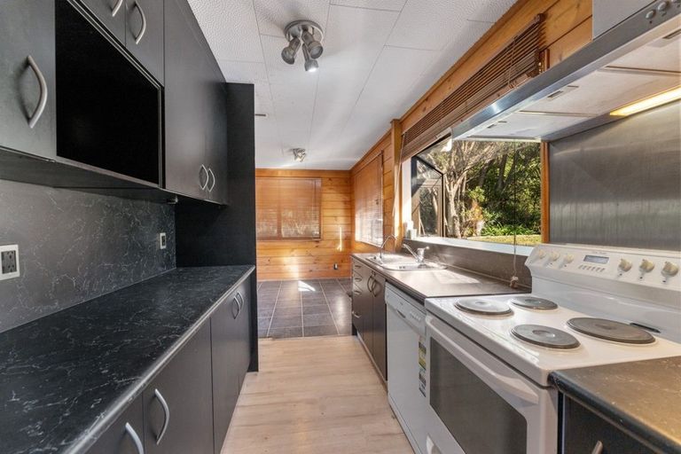 Photo of property in 37 Westhaven Drive, Tawa, Wellington, 5028