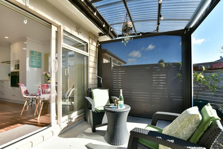 Photo of property in 43a Doment Crescent, Orewa, 0931