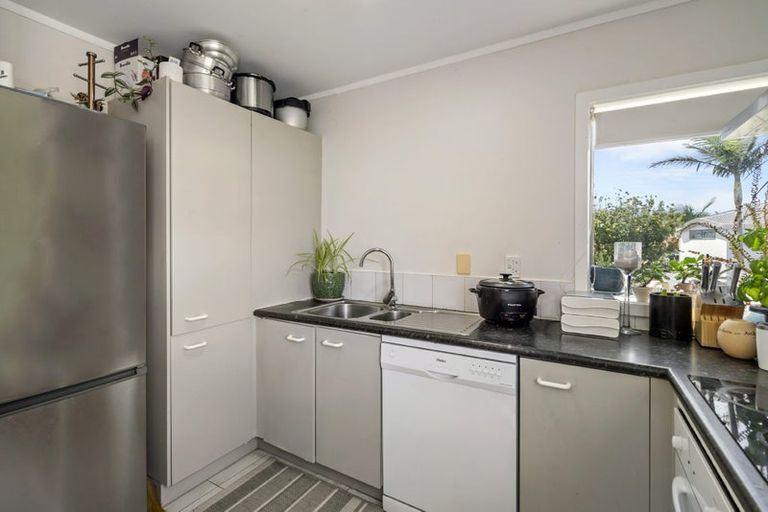 Photo of property in 7/15 Andersons Road, Oteha, Auckland, 0632