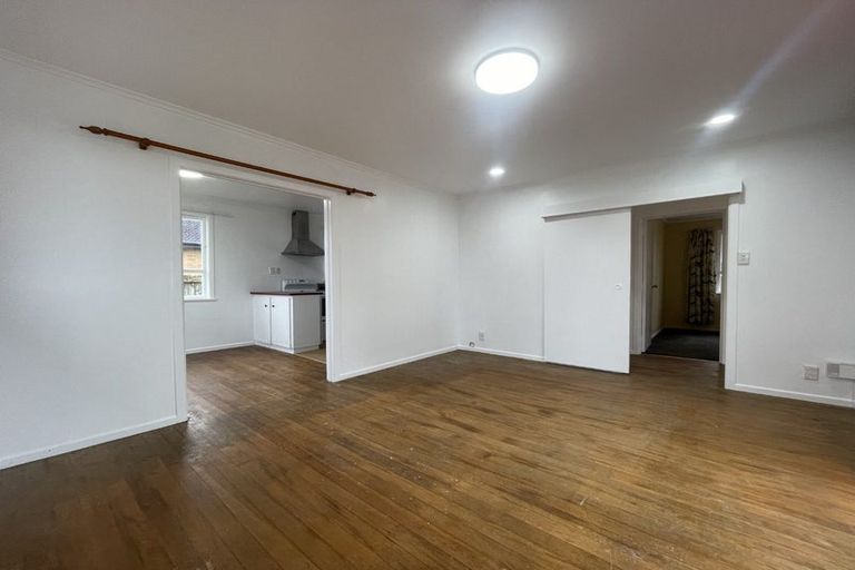 Photo of property in 39 Vera Road, Te Atatu South, Auckland, 0610