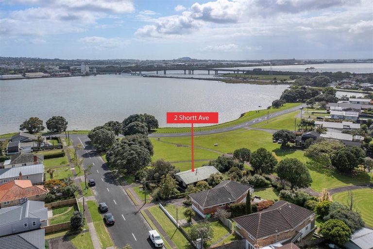 Photo of property in 2 Shortt Avenue, Mangere Bridge, Auckland, 2022