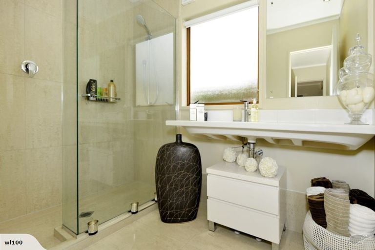 Photo of property in 1/15 Sunnynook Road, Forrest Hill, Auckland, 0620