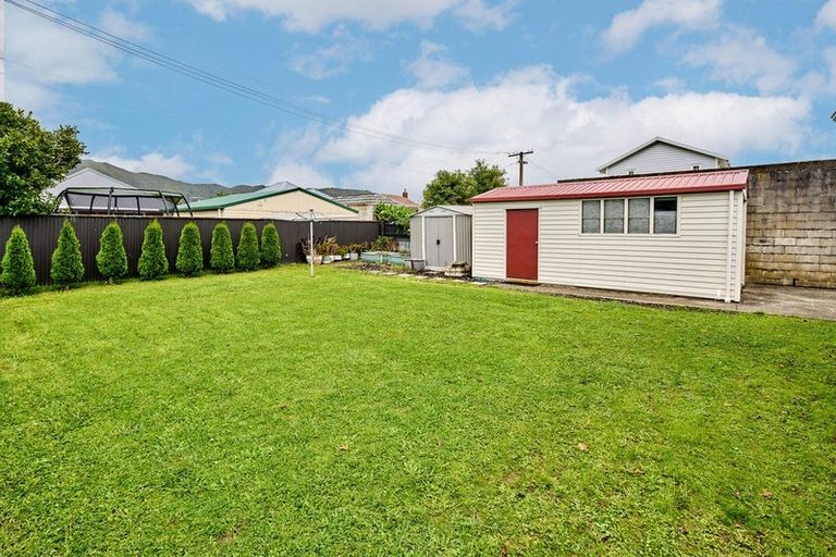 Photo of property in 36 Chapman Crescent, Naenae, Lower Hutt, 5011