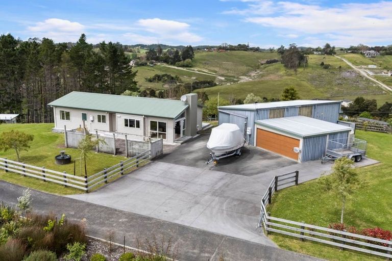 Photo of property in 6 Johnson Place, Stillwater, Silverdale, 0993