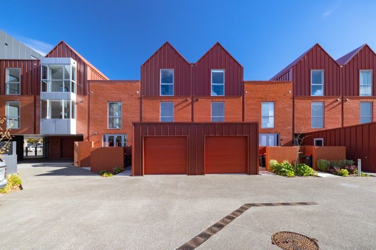 Photo of property in 3/360 Montreal Street, Christchurch Central, Christchurch, 8013