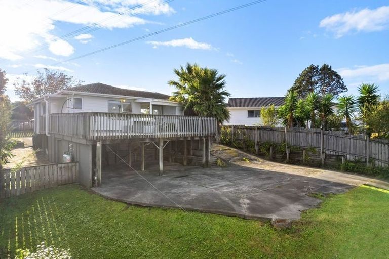Photo of property in 23 Cherry Tree Place, Massey, Auckland, 0614