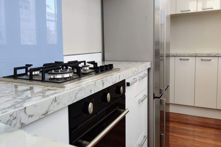 Photo of property in 3a Bayview Road, Hauraki, Auckland, 0622