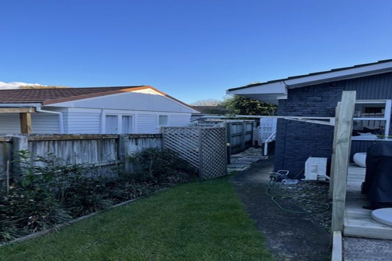 Photo of property in 1/38 Hillcrest Avenue, Hillcrest, Auckland, 0627