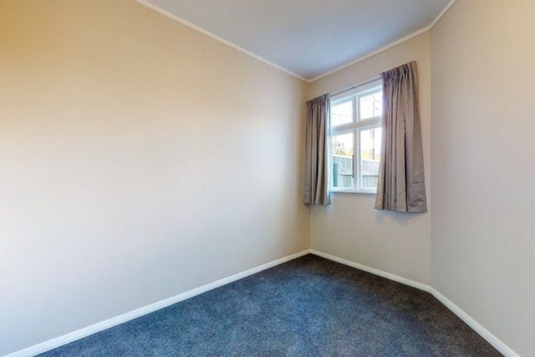 Photo of property in 4a Tarawera Road, Johnsonville, Wellington, 6037