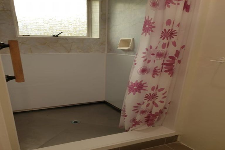 Photo of property in 117a Kia Ora Road, Beach Haven, Auckland, 0626