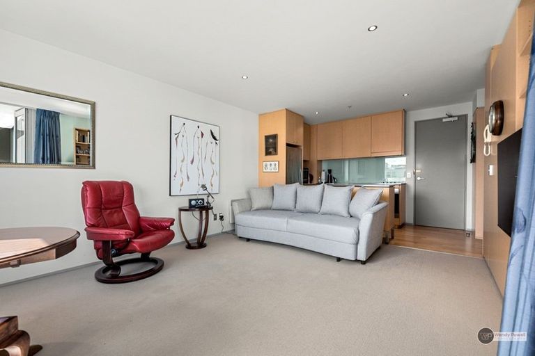 Photo of property in Sanctum Apartment, 10 Ebor Street, Te Aro, Wellington, 6011