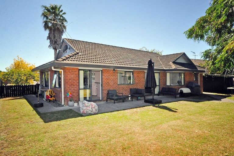 Photo of property in 6 Lothian Brae, Wattle Downs, Auckland, 2103