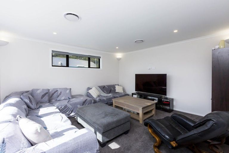 Photo of property in 79 Mawai Hakona Drive, Wallaceville, Upper Hutt, 5018