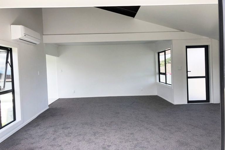 Photo of property in 10b Gifford Road, Papatoetoe, Auckland, 2025