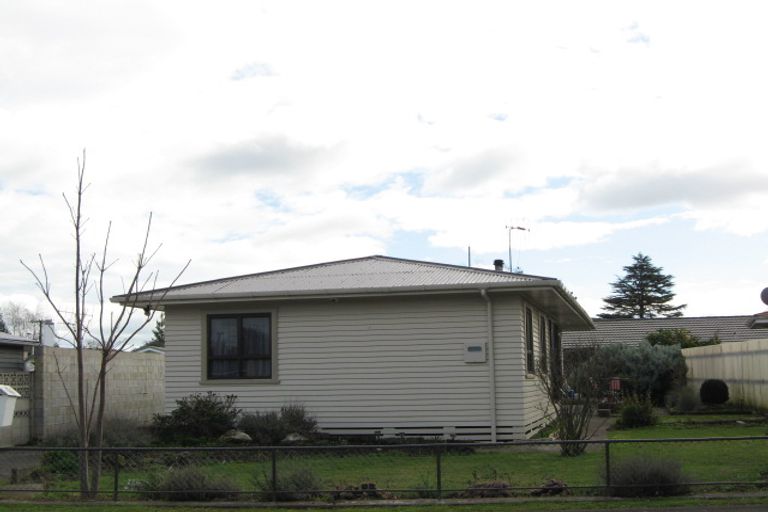Photo of property in 2 O'connell Place, Havelock North, 4130