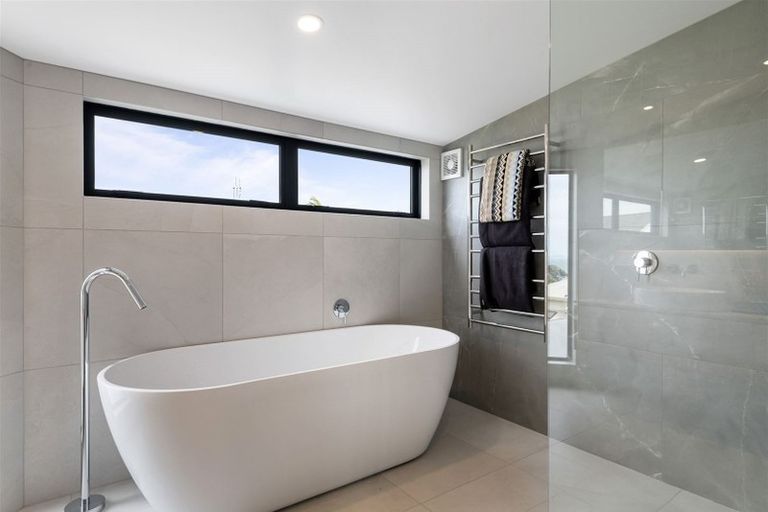 Photo of property in 35a Gulf View Road, Murrays Bay, Auckland, 0630