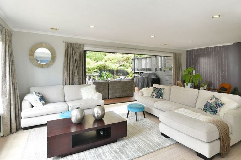 Photo of property in 38 Beauvoir Avenue, Matakatia, Whangaparaoa, 0930