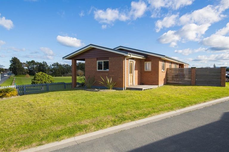 Photo of property in 65 Lytton Road, Riverdale, Gisborne, 4010