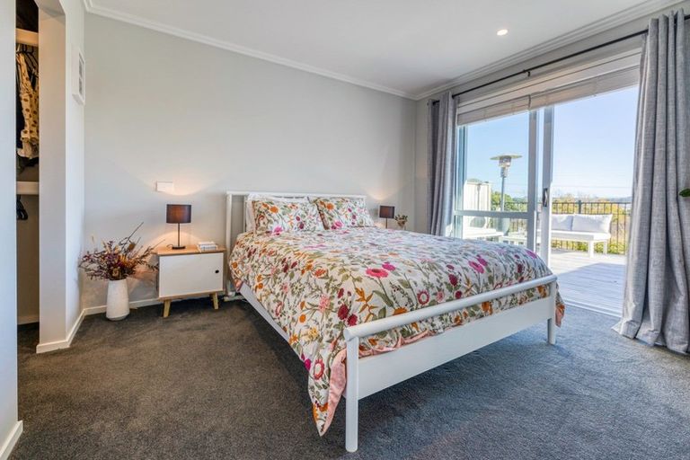 Photo of property in 10 Grenache Way, Kumeu, 0810