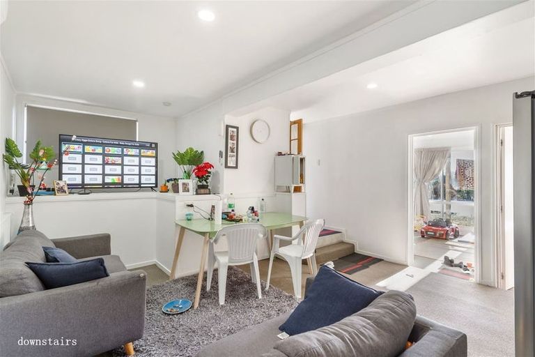 Photo of property in 42 Tamahere Drive, Glenfield, Auckland, 0629