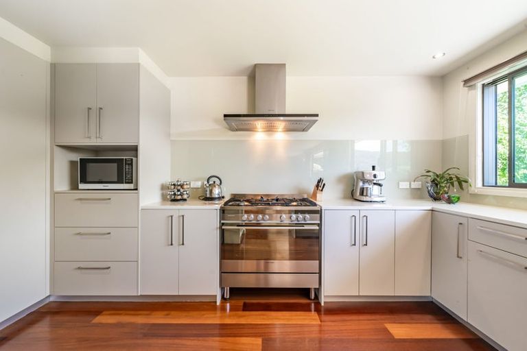 Photo of property in 43c Dowling Grove, Silverstream, Upper Hutt, 5019