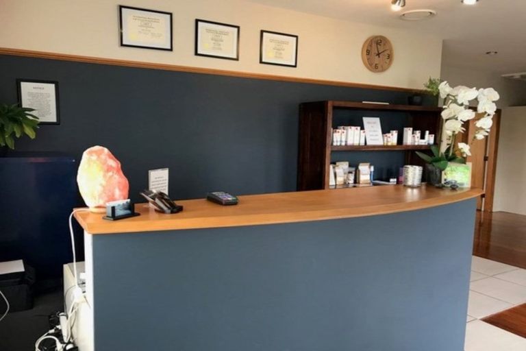 Photo of property in 1/128 Wilsons Road, Saint Martins, Christchurch, 8022