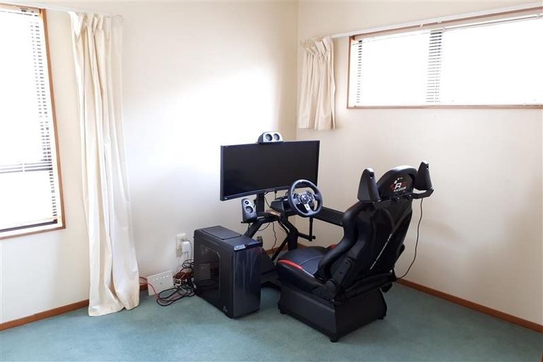 Photo of property in 1a Romulus Place, Totara Vale, Auckland, 0629