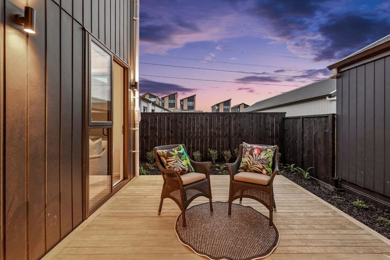 Photo of property in 21 Paretao Street, Massey, Auckland, 0614