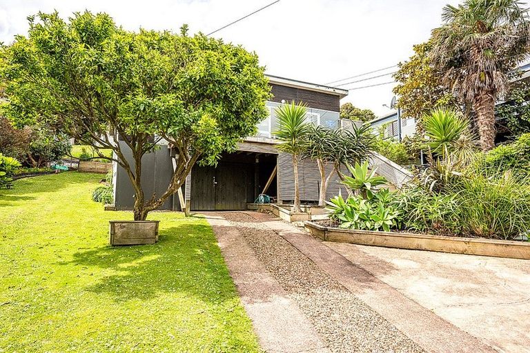 Photo of property in 19 Tetley Road, Surfdale, Waiheke Island, 1081