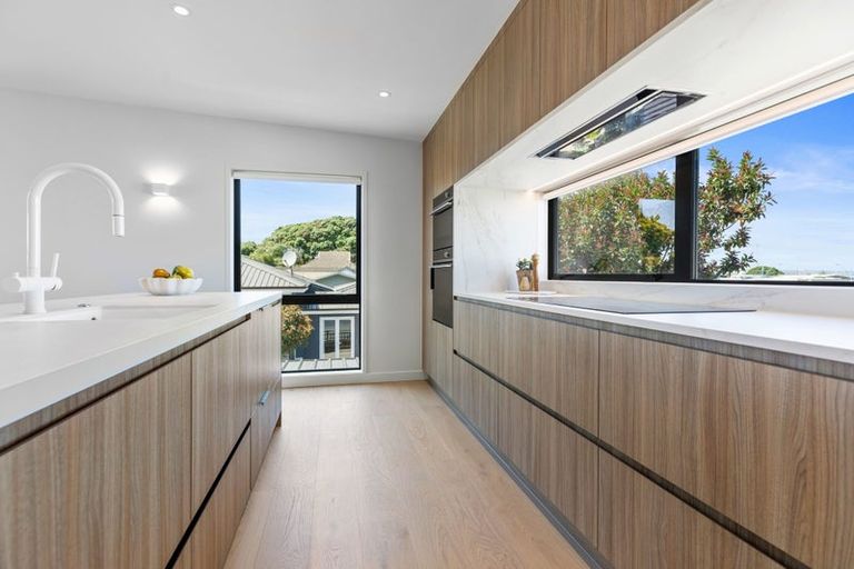 Photo of property in 12 Pitau Road, Mount Maunganui, 3116