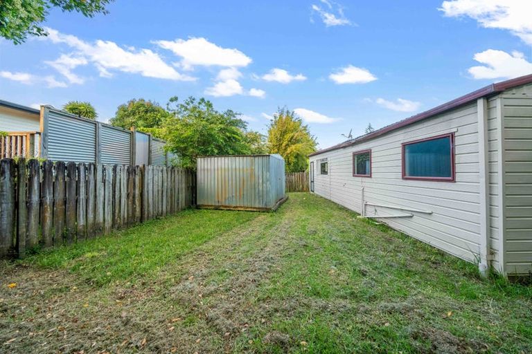 Photo of property in 6 Kirby Street, Glendene, Auckland, 0602