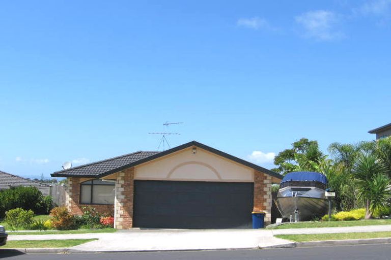 Photo of property in 12 Ashley Avenue, Long Bay, Auckland, 0630