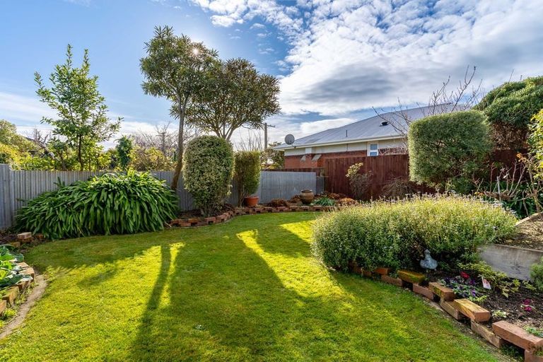 Photo of property in 5 East Avenue, Saint Kilda, Dunedin, 9012