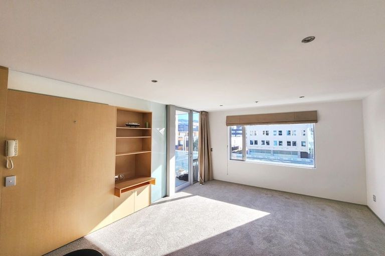 Photo of property in Sanctum Apartments, 33/10a Ebor Street, Te Aro, Wellington, 6011